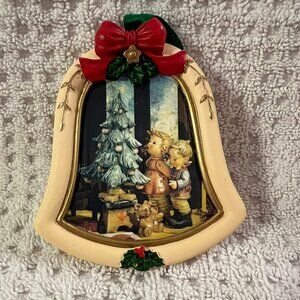 🐻MJ Hummel - Pretty Vintage Christmas Ornament